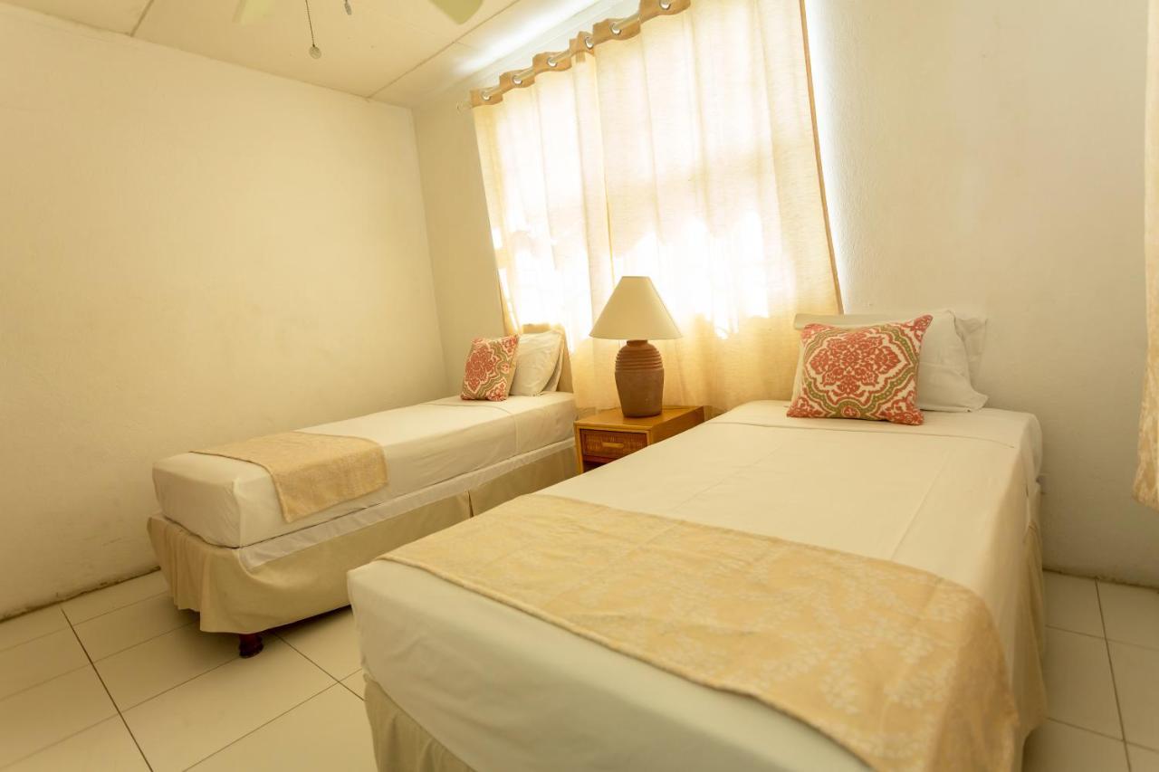 Adulo Apartments Bridgetown Esterno foto