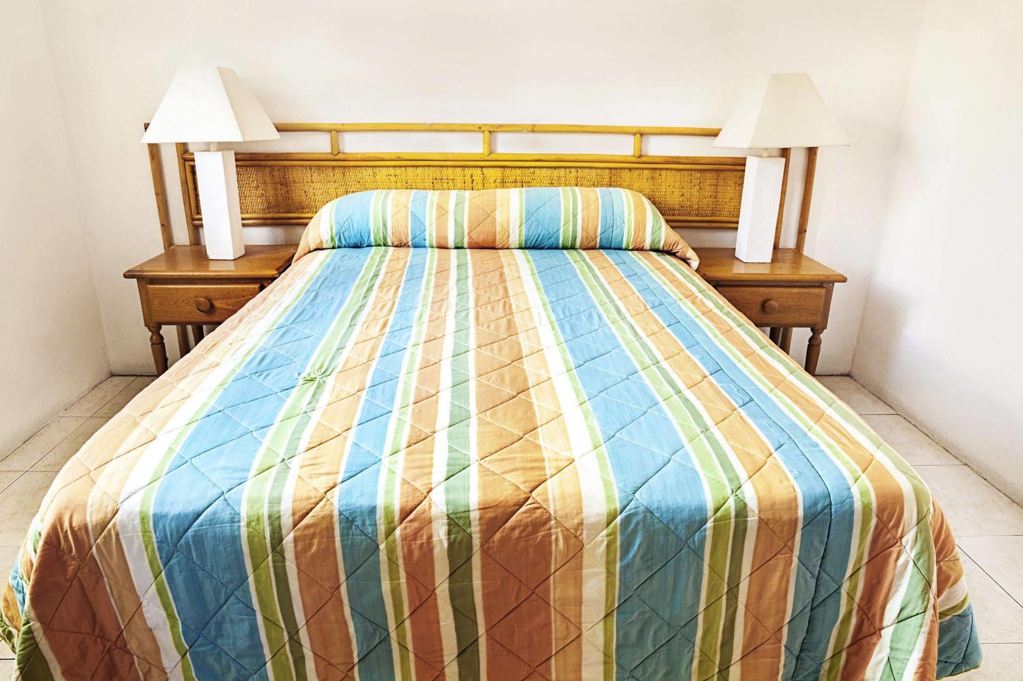 Adulo Apartments Bridgetown Esterno foto
