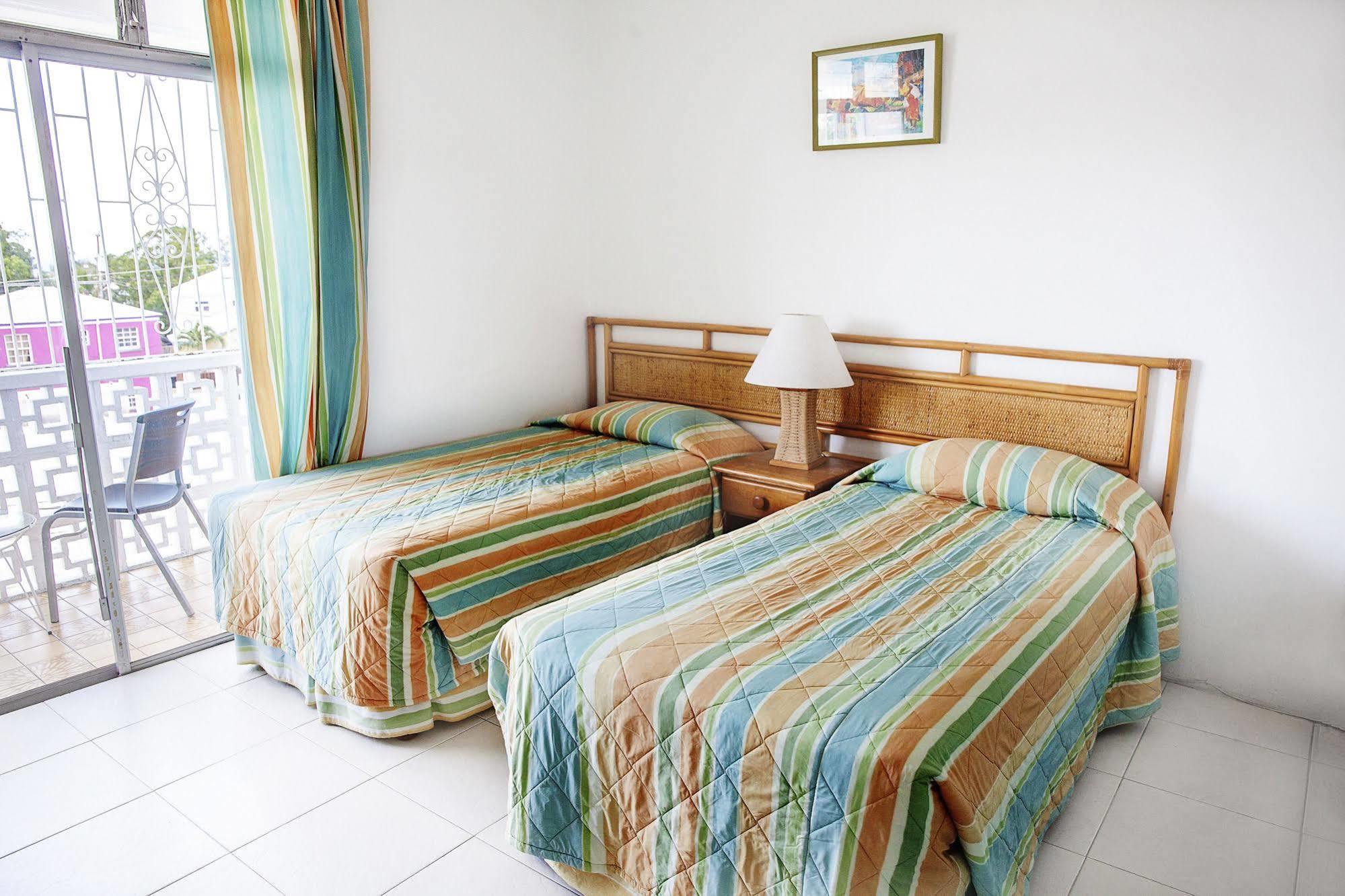 Adulo Apartments Bridgetown Esterno foto