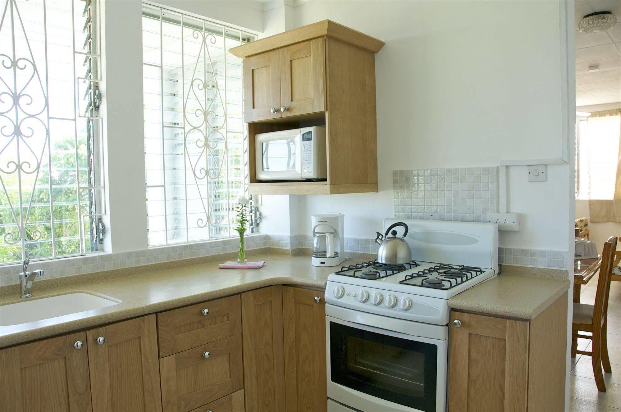 Adulo Apartments Bridgetown Esterno foto