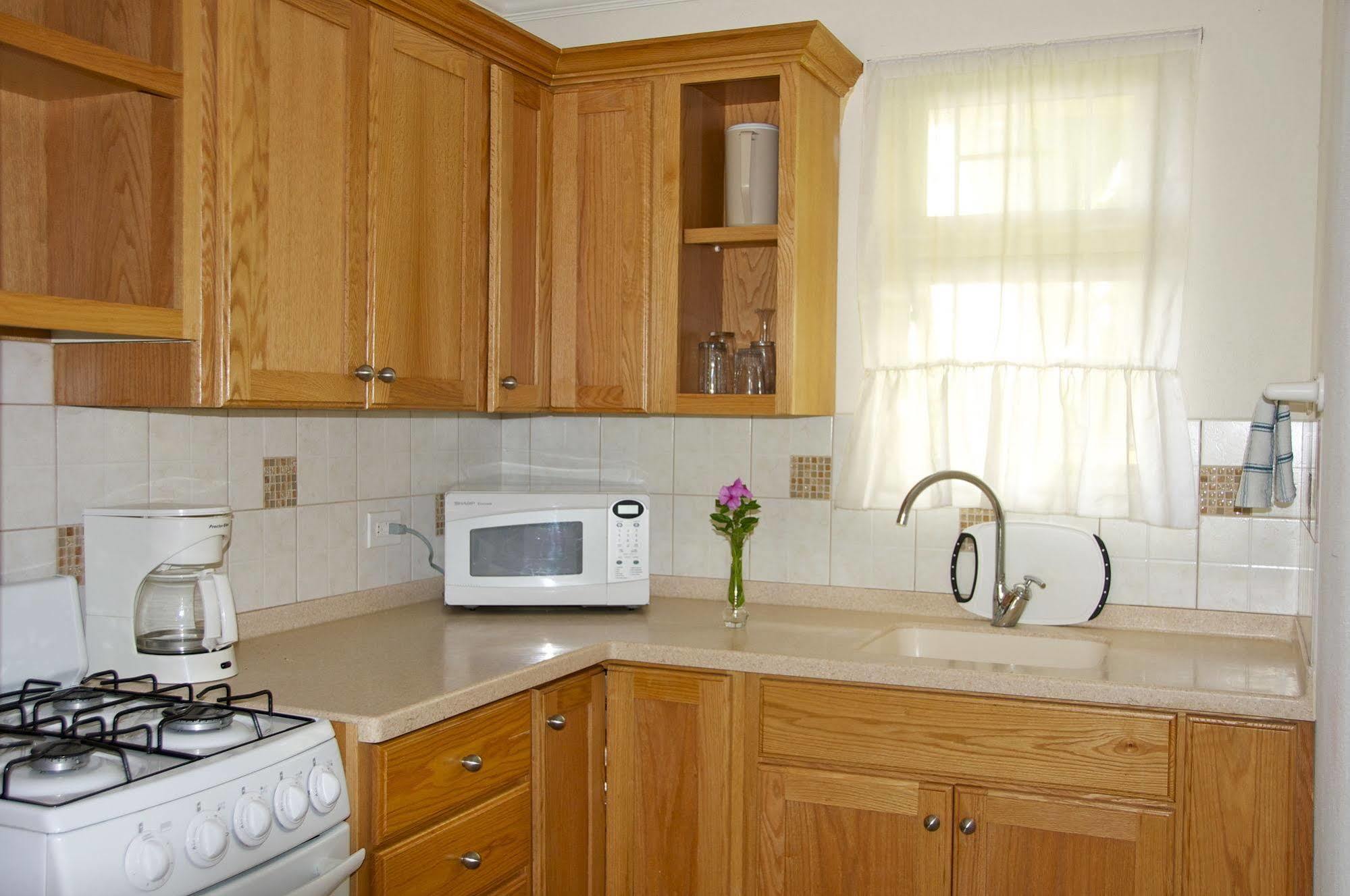 Adulo Apartments Bridgetown Esterno foto