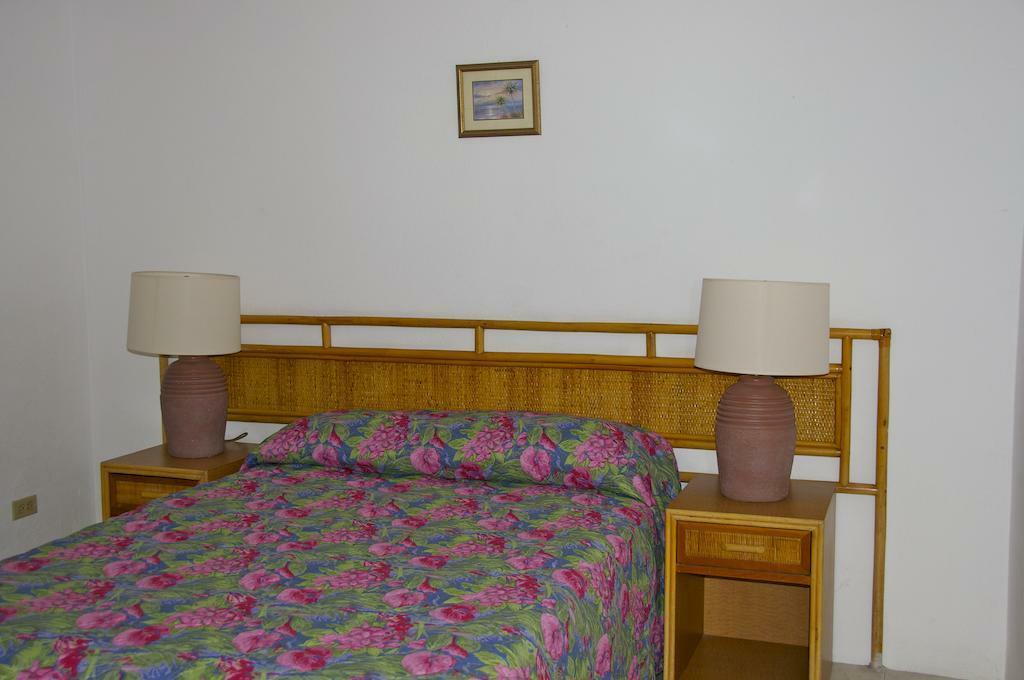 Adulo Apartments Bridgetown Esterno foto