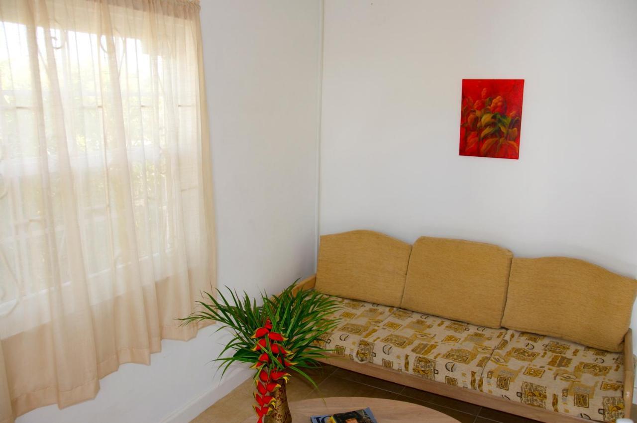 Adulo Apartments Bridgetown Esterno foto